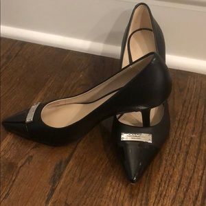 Coach pumps